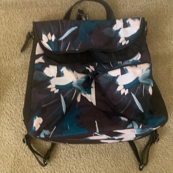 Fabletics floral print backpack - Picture 1 of 2